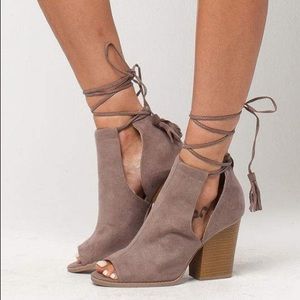 QUPID taupe boho peep toe tie booties